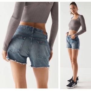 NWT BDG Urban Outfitters Boyfriend Low Rise Distressed Jean Shorts Womens 25